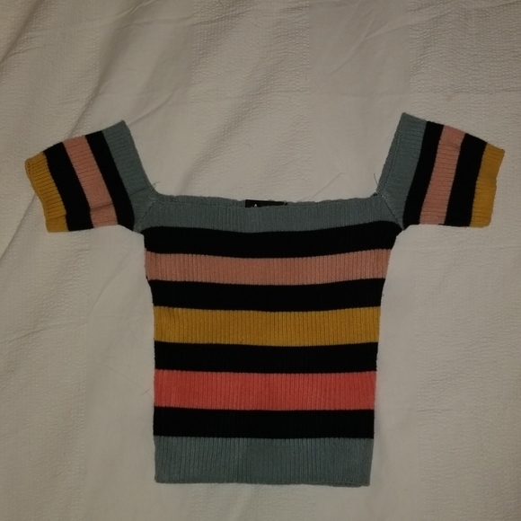 Lulu's off shoulder crop top - Picture 1 of 3